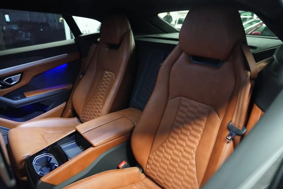 2019 Lamborghini Urus - Image 9 of 10