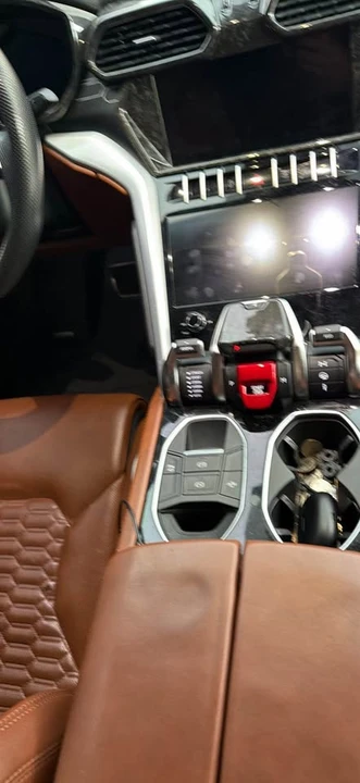 2019 Lamborghini Urus - Image 16 of 20