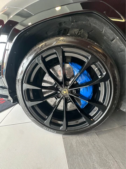2019 Lamborghini Urus - Image 4 of 5