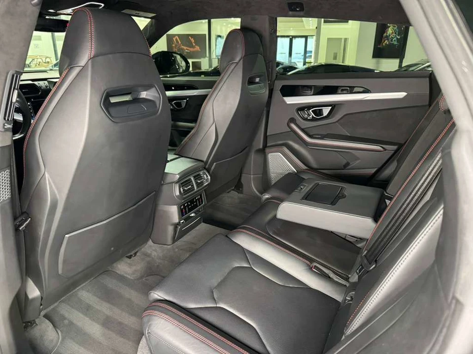 2019 Lamborghini Urus - Image 11 of 12