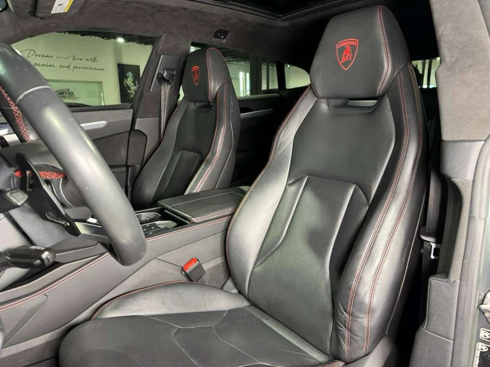 2019 Lamborghini Urus - Image 10 of 12