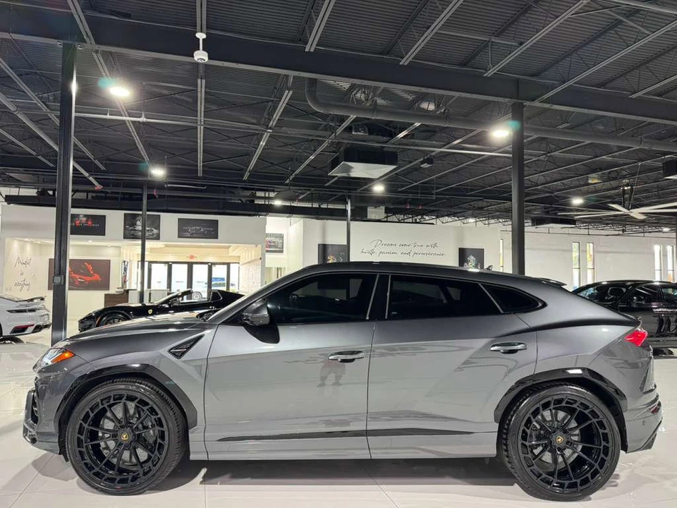 2019 Lamborghini Urus - Image 4 of 12