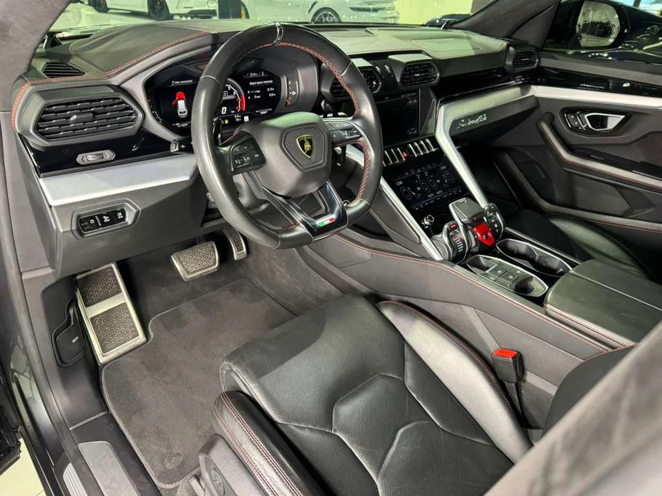 2019 Lamborghini Urus - Image 9 of 12