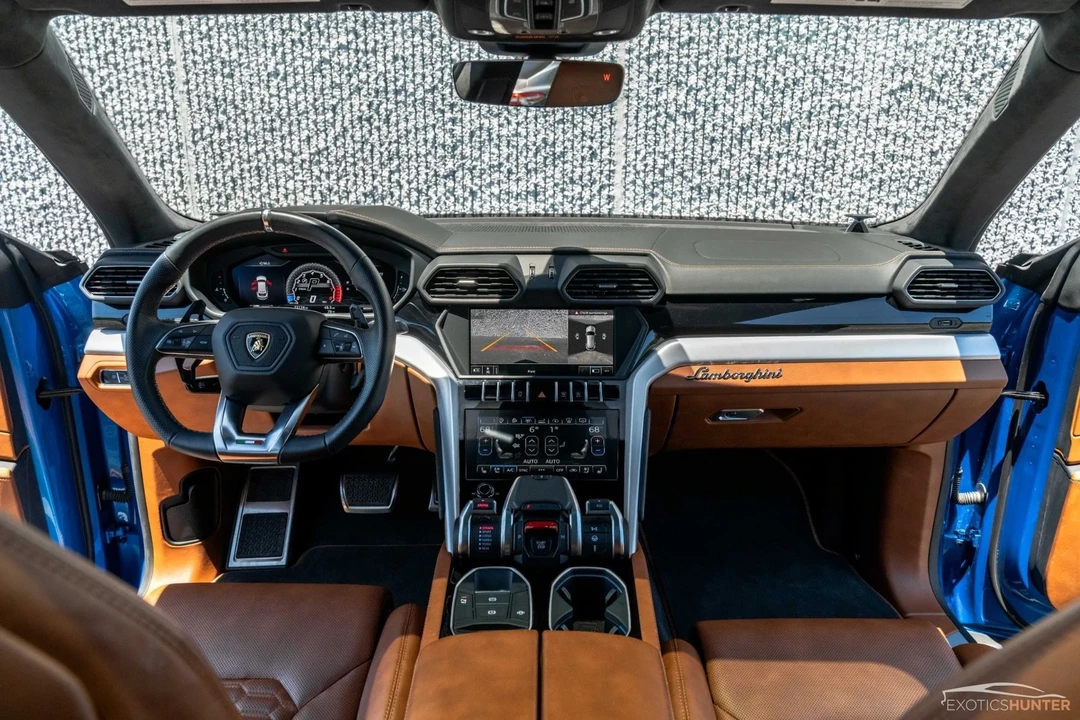 2019 Lamborghini Urus - Image 2 of 21