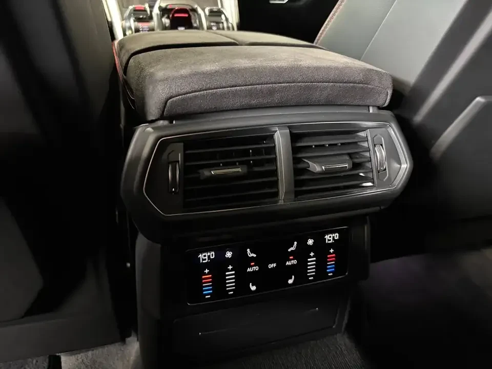 2019 Lamborghini Urus - Image 10 of 20
