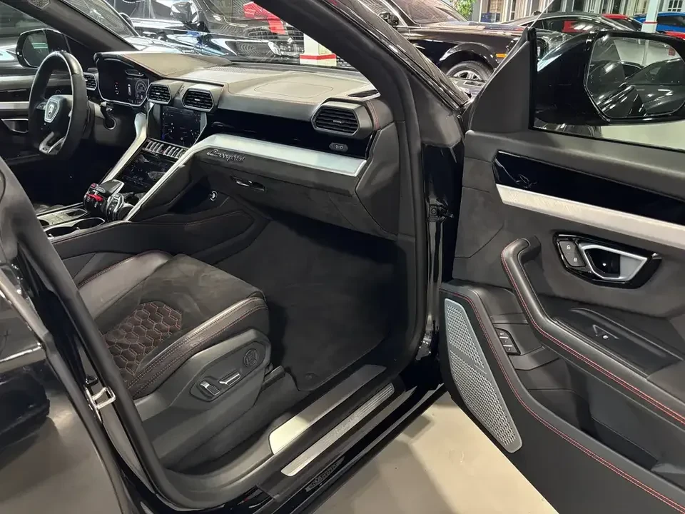 2019 Lamborghini Urus - Image 11 of 20