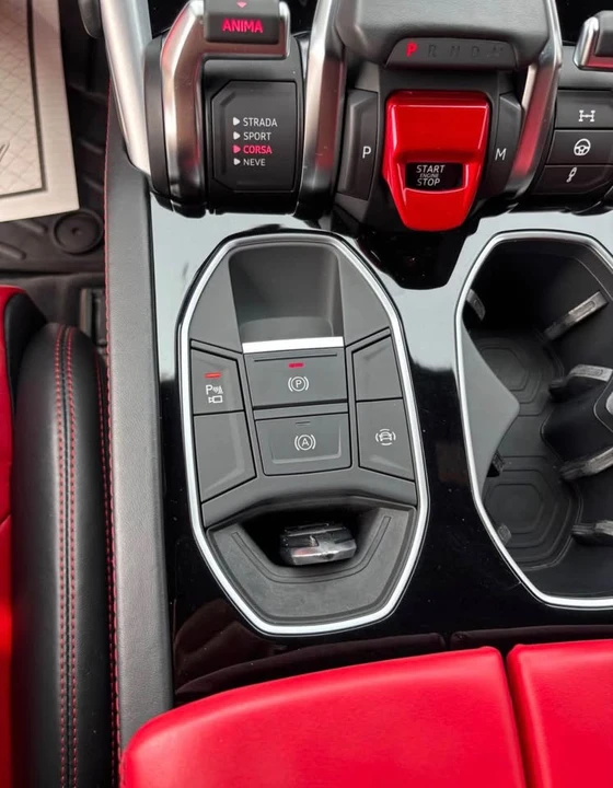 2019 Lamborghini Urus - Image 7 of 9