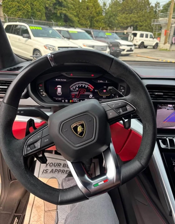 2019 Lamborghini Urus - Image 5 of 9