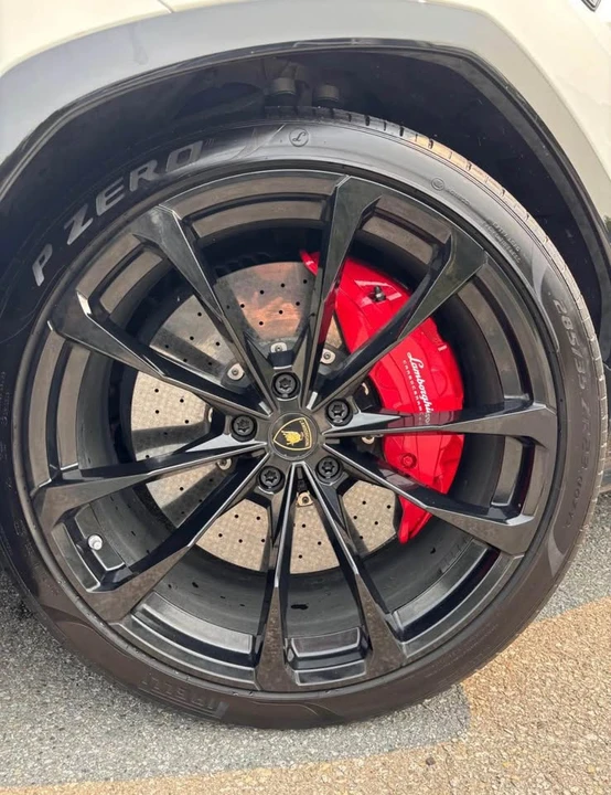 2019 Lamborghini Urus - Image 9 of 9
