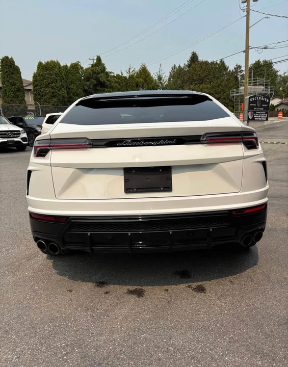 2019 Lamborghini Urus - Image 2 of 9