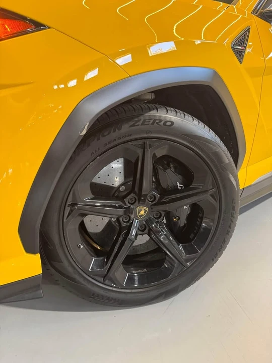 2019 Lamborghini Urus - Image 2 of 14