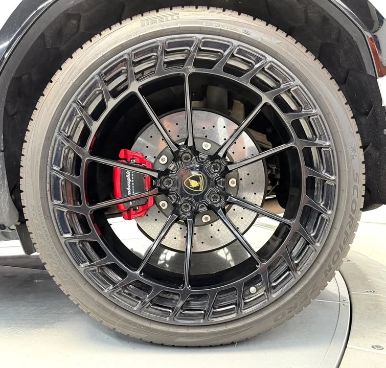 2019 Lamborghini Urus - Image 11 of 19