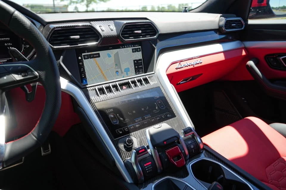 2019 Lamborghini Urus - Image 7 of 9