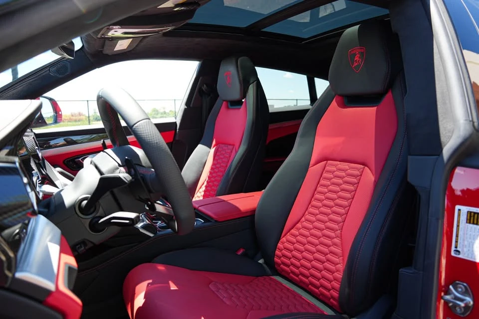 2019 Lamborghini Urus - Image 6 of 9