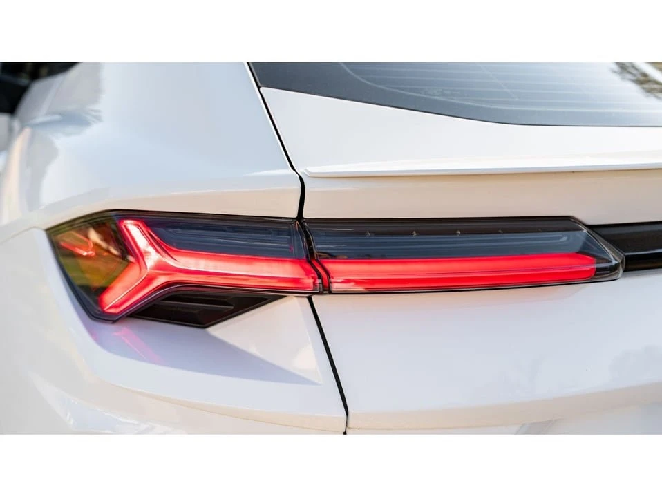 2019 Lamborghini Urus - Image 14 of 20