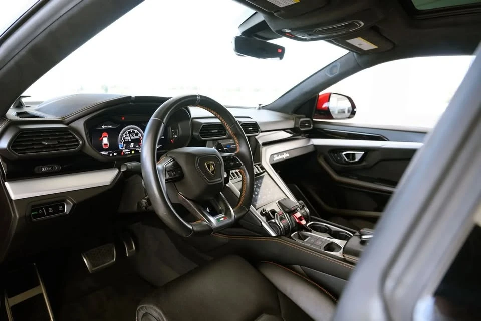 2019 Lamborghini Urus - Image 17 of 20
