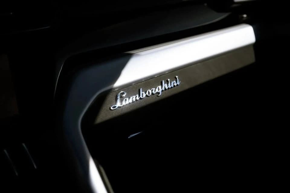2019 Lamborghini Urus - Image 18 of 20