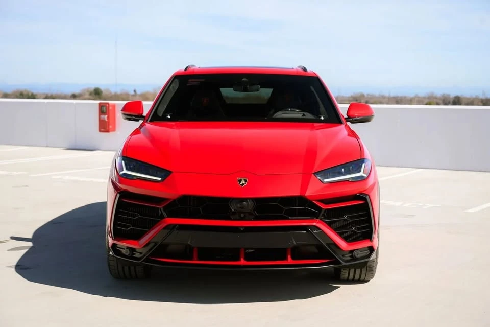 2019 Lamborghini Urus - Image 2 of 20