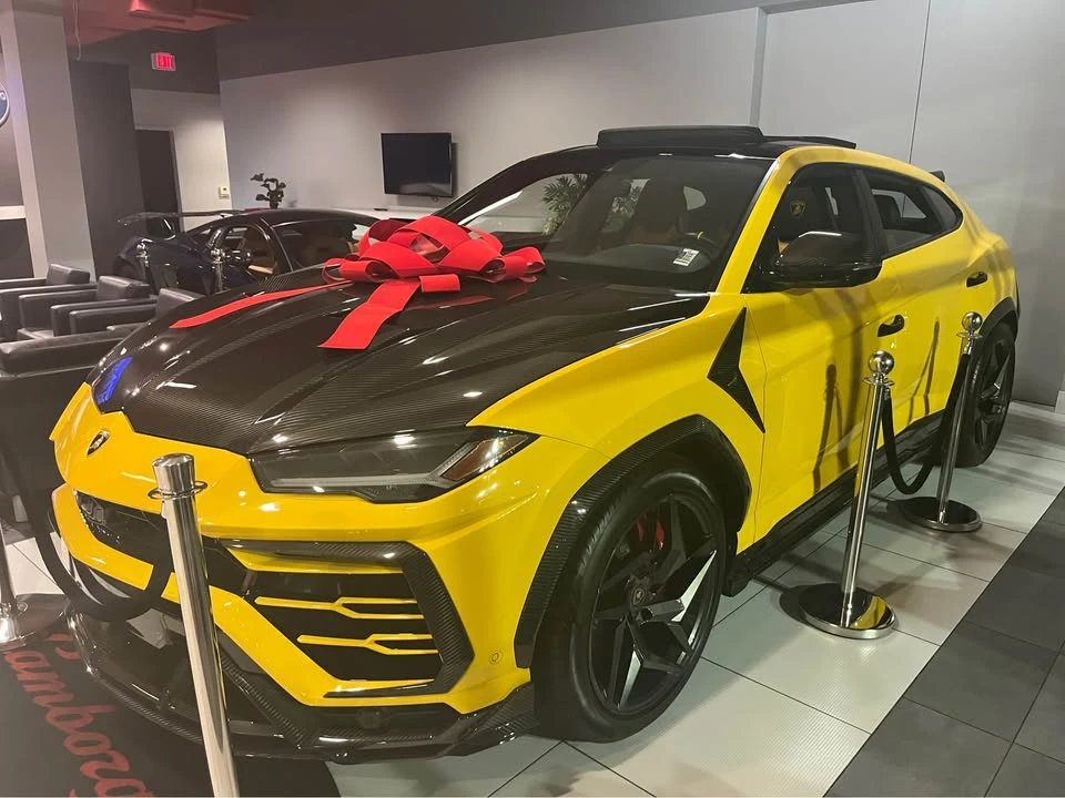 2019 Lamborghini Urus - Image 2 of 6
