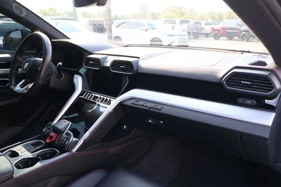 2019 Lamborghini Urus - Image 17 of 19