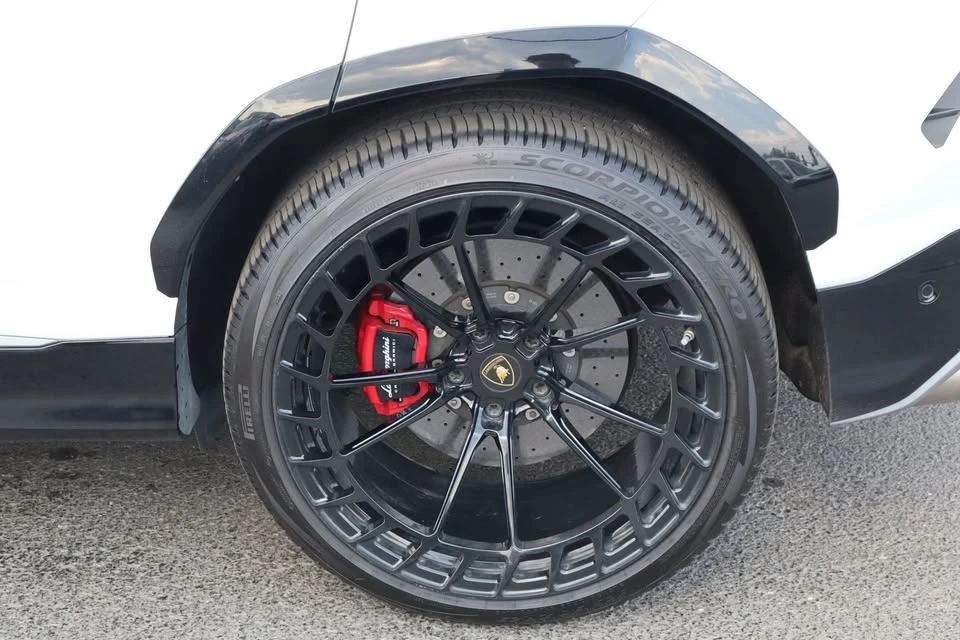 2019 Lamborghini Urus - Image 19 of 19