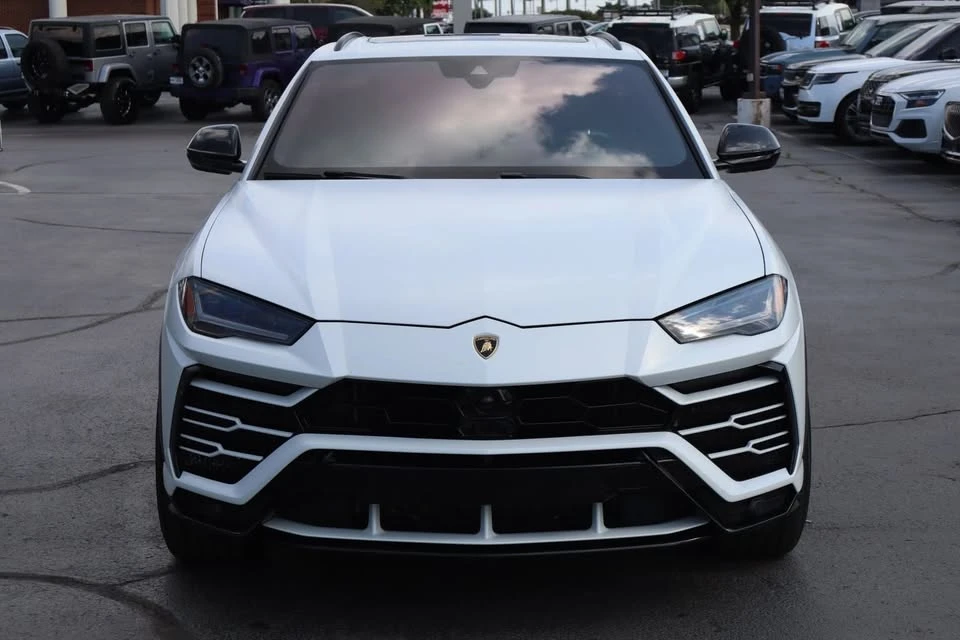 2019 Lamborghini Urus - Image 2 of 19