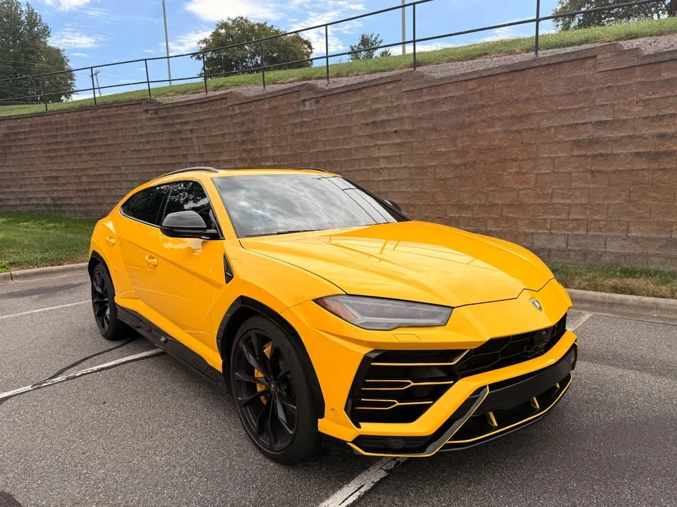 2019 Lamborghini Urus - Image 2 of 16