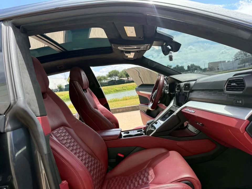 2019 Lamborghini Urus - Image 10 of 13