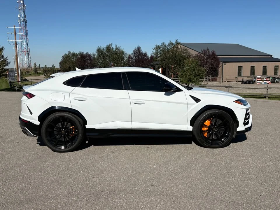 2019 Lamborghini Urus - Image 2 of 20