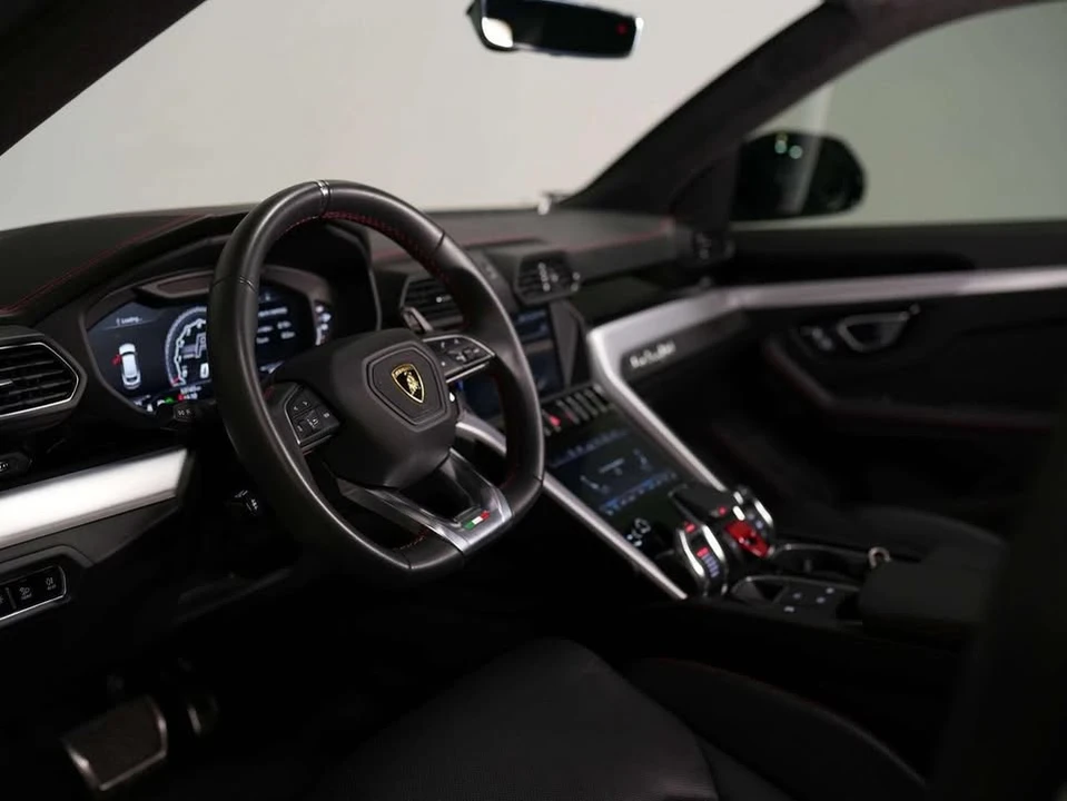 2019 Lamborghini Urus - Image 9 of 20