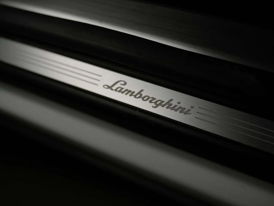 2019 Lamborghini Urus - Image 10 of 20