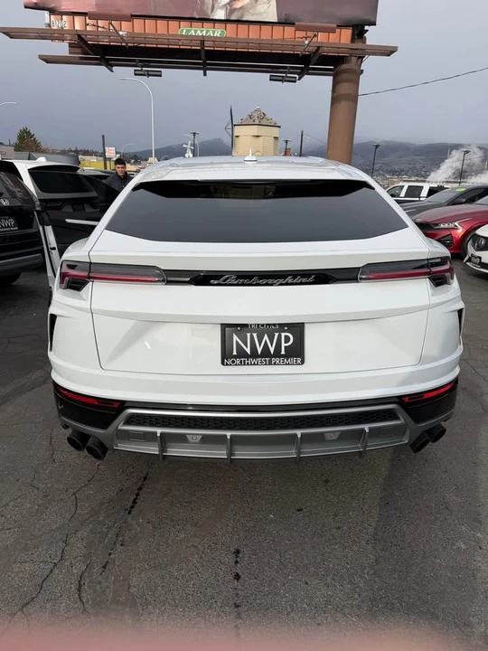 2019 Lamborghini Urus - Image 12 of 13