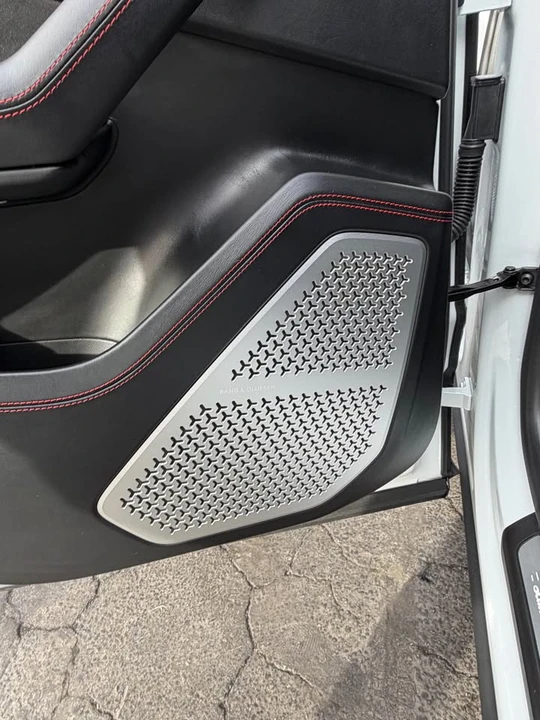 2019 Lamborghini Urus - Image 8 of 13