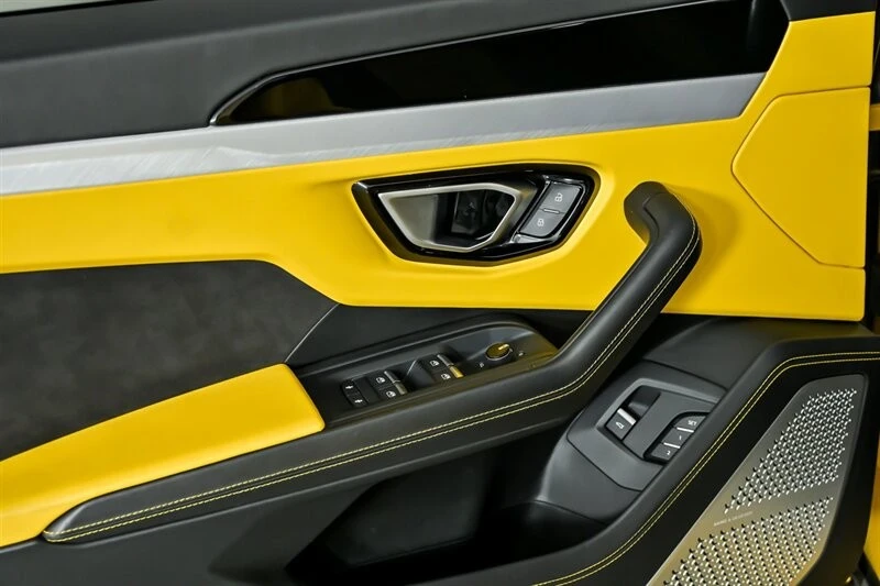2019 Lamborghini Urus - Image 18 of 21