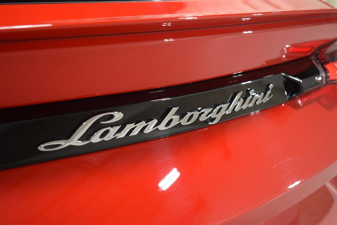 2019 Lamborghini Urus - Image 10 of 31