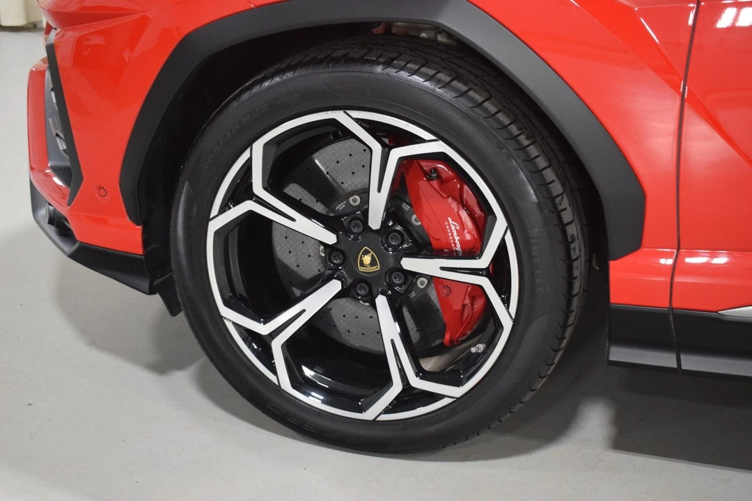 2019 Lamborghini Urus - Image 5 of 31