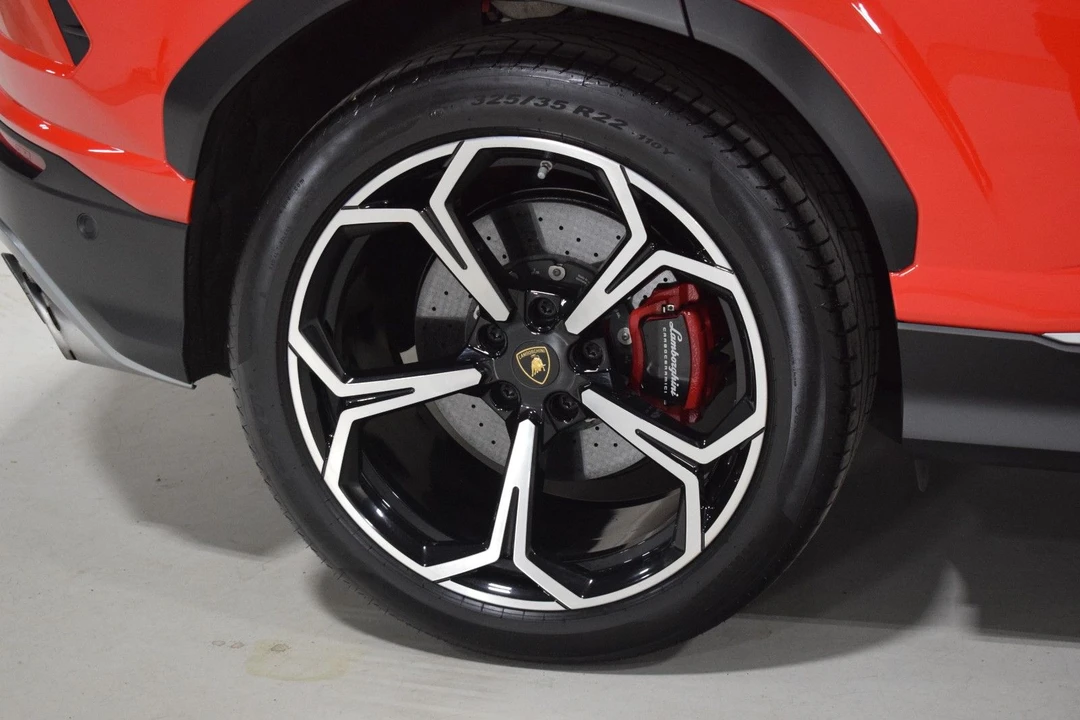 2019 Lamborghini Urus - Image 14 of 31