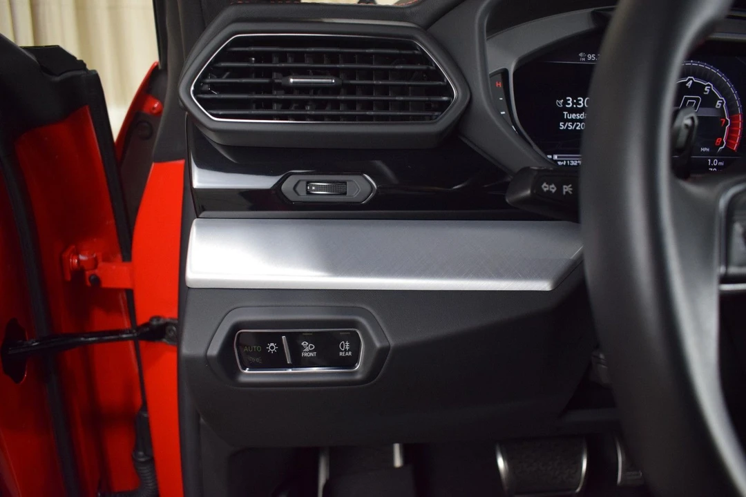 2019 Lamborghini Urus - Image 29 of 31