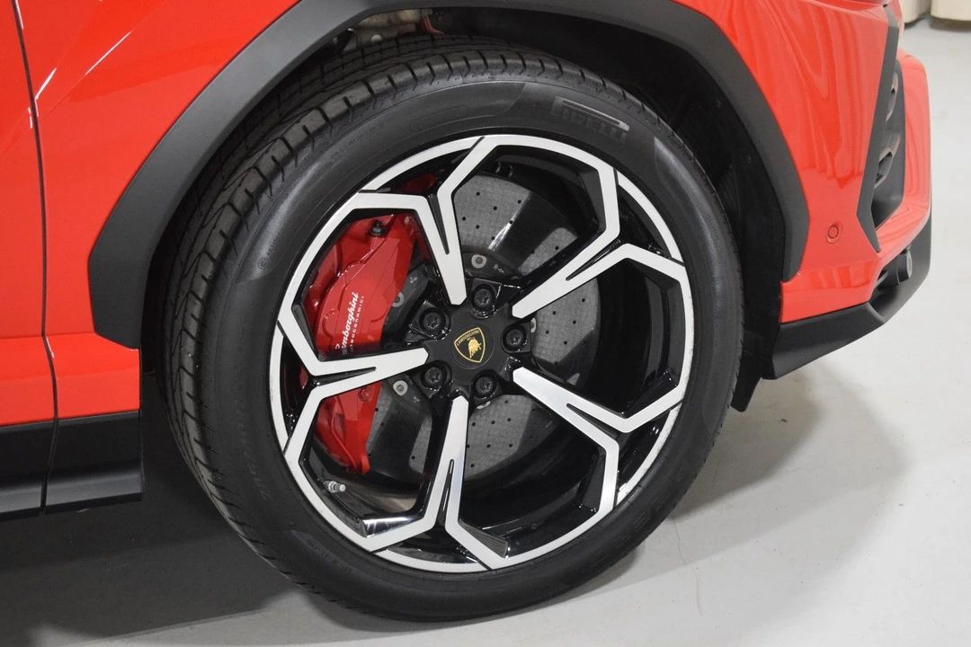 2019 Lamborghini Urus - Image 15 of 31