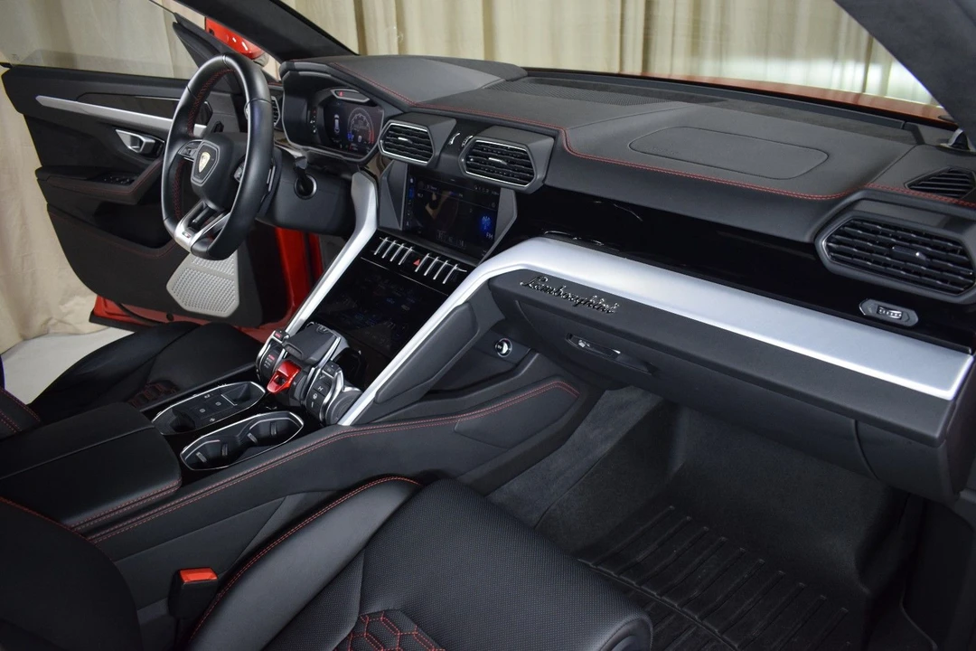 2019 Lamborghini Urus - Image 23 of 31