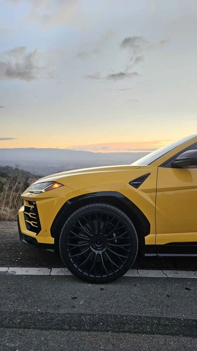 2019 Lamborghini Urus - Image 4 of 16