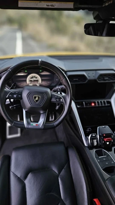 2019 Lamborghini Urus - Image 14 of 16