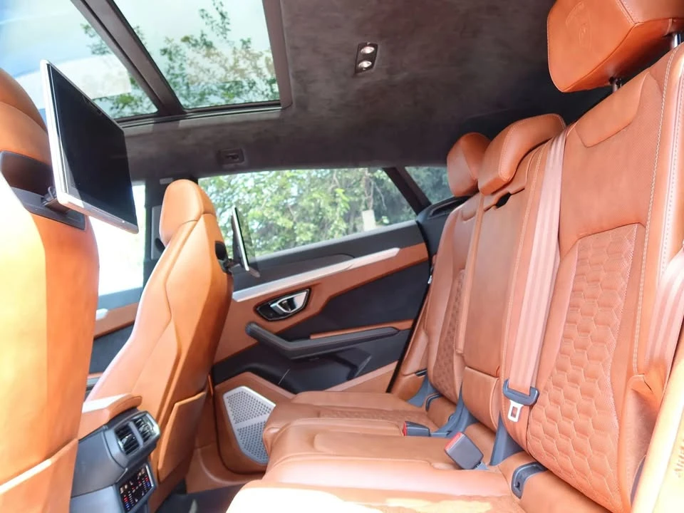 2019 Lamborghini Urus - Image 6 of 9
