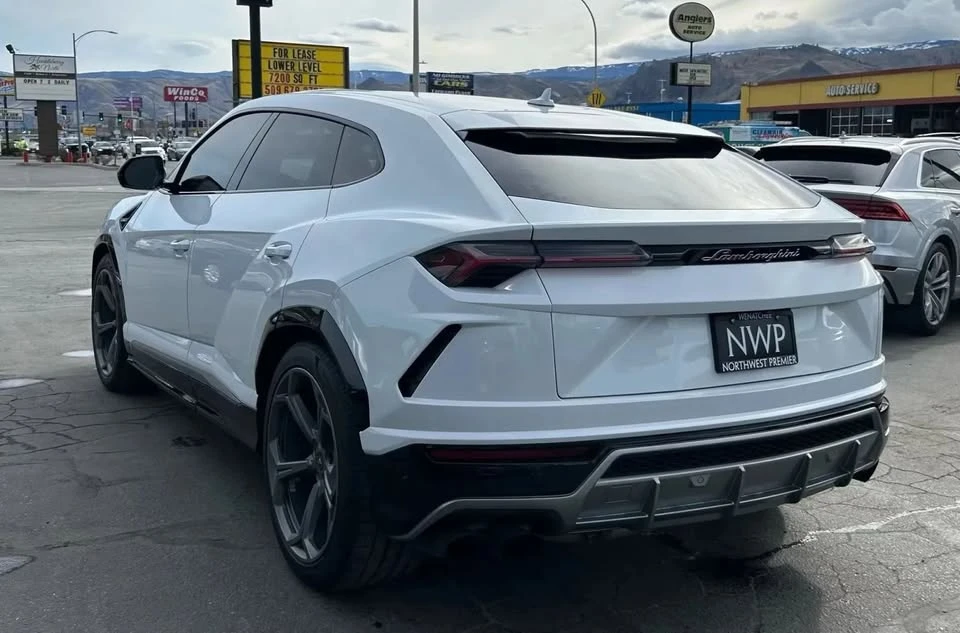 2019 Lamborghini Urus - Image 2 of 6