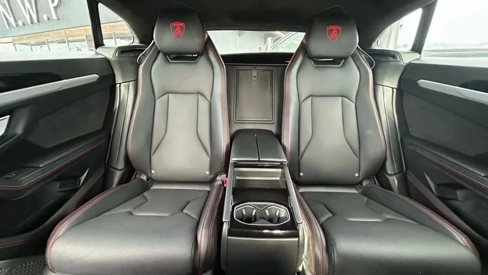 2019 Lamborghini Urus - Image 5 of 6