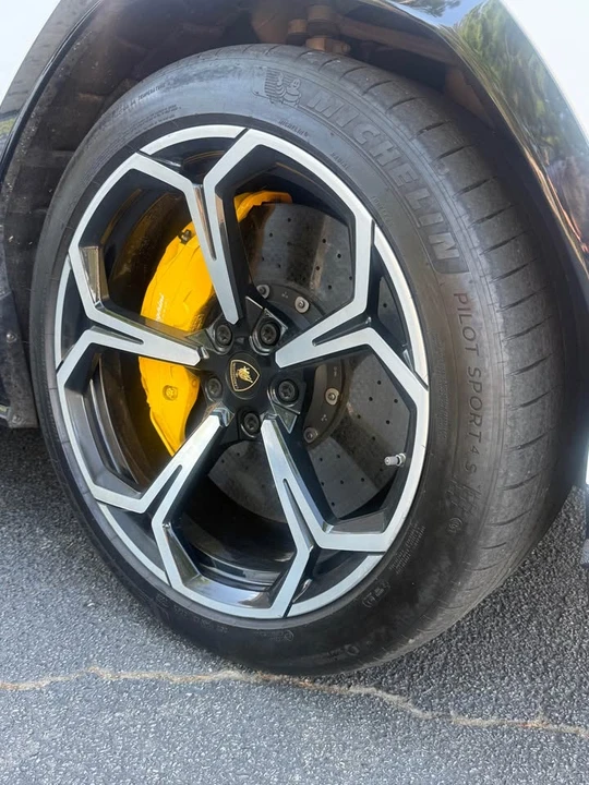 2019 Lamborghini Urus - Image 14 of 16