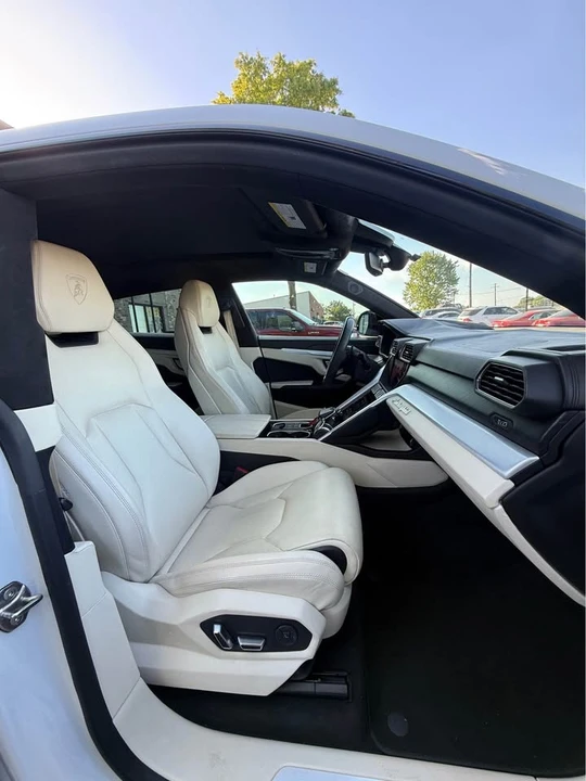 2019 Lamborghini Urus - Image 6 of 16