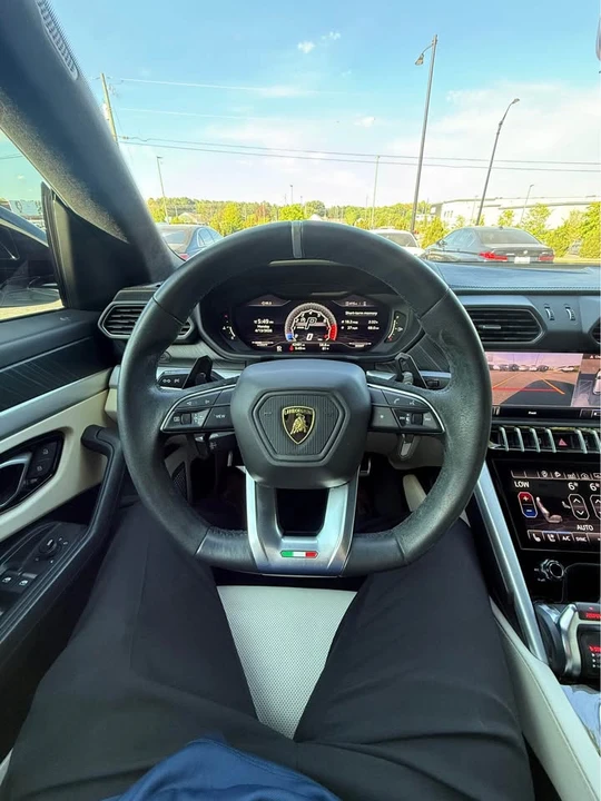 2019 Lamborghini Urus - Image 10 of 16