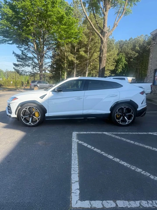 2019 Lamborghini Urus - Image 2 of 16
