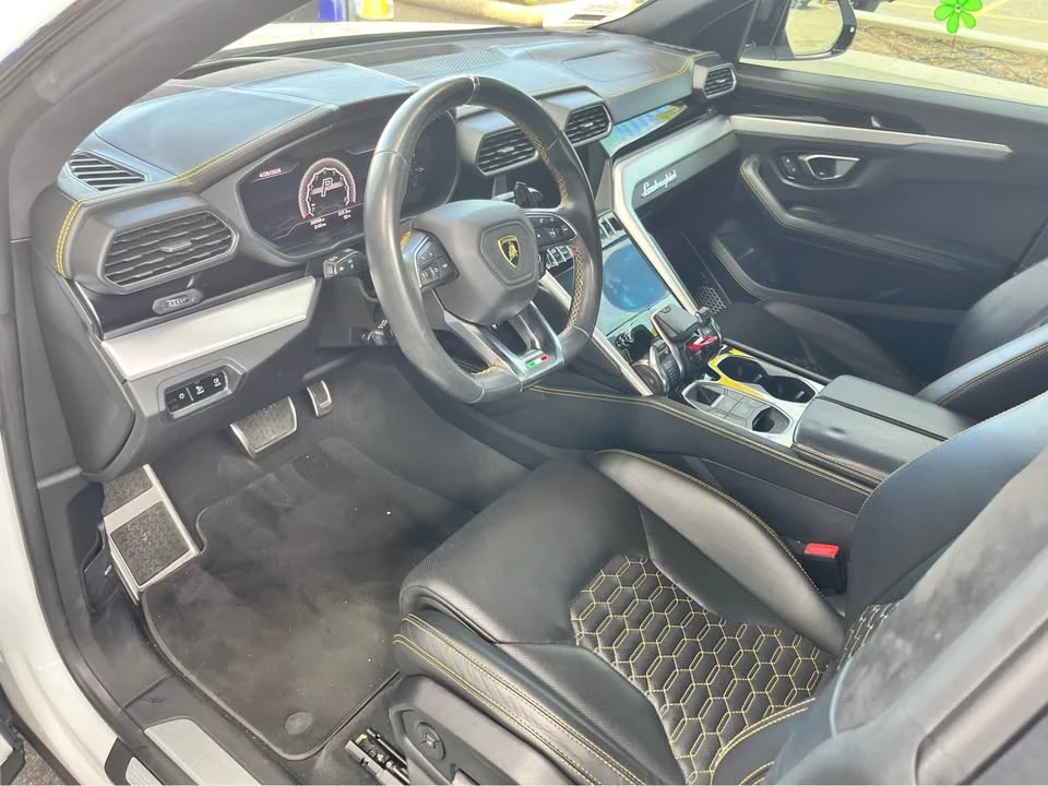 2019 Lamborghini Urus - Image 7 of 12